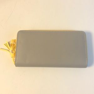 Yellow and gray clutch